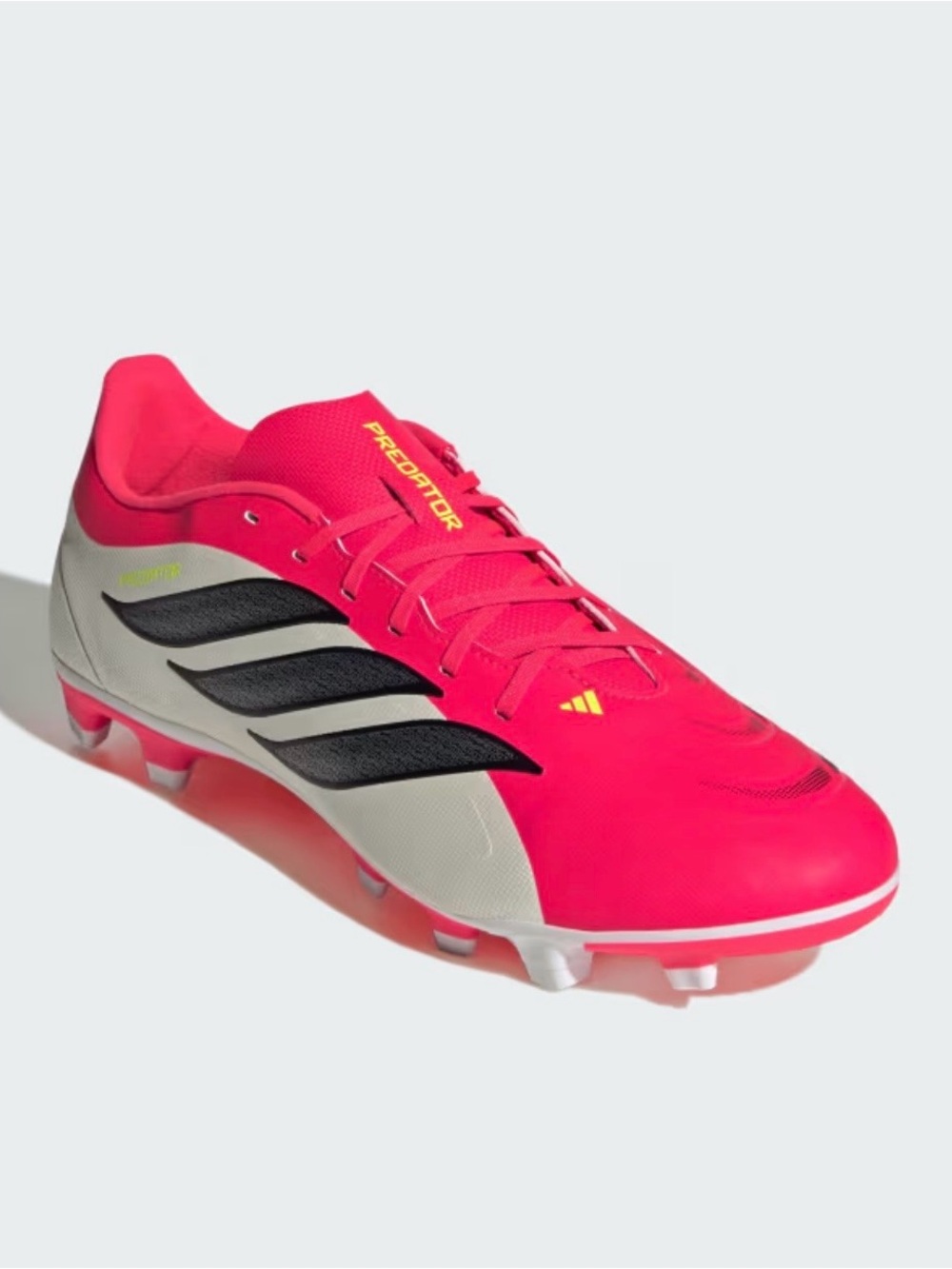 Red PREDATOR CLUB Firm Ground/Multi
Ground Soccer Cleats